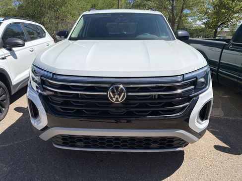 Used 2025 Volkswagen Atlas Peak Edition SE AWD/4WD image 8