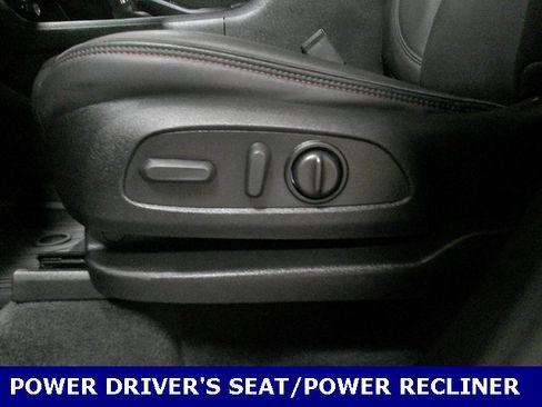 Used 2023 Chevrolet Traverse RS image 14