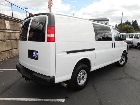 Used 2013 GMC Savana 3500 w/ Power Package RWD image 7