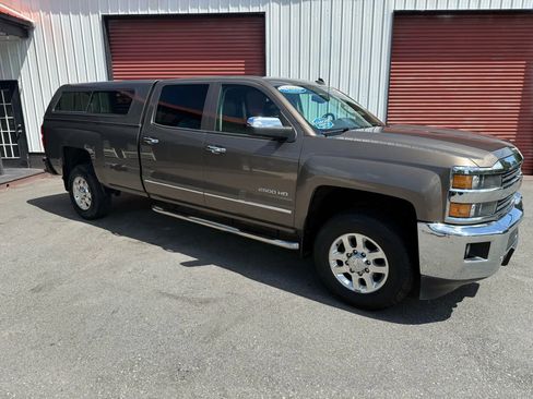 Used 2015 Chevrolet Silverado 2500 LTZ w/ LTZ Plus Package image 11