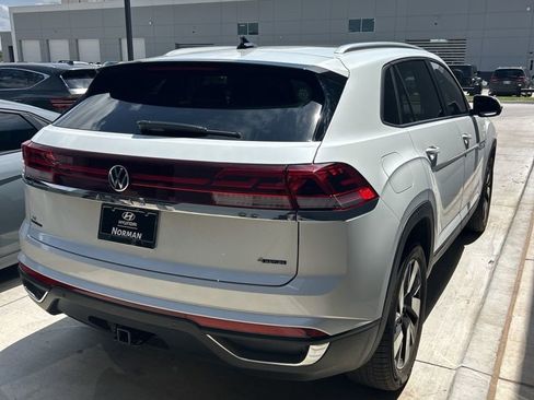 Used 2026 Volkswagen Atlas Cross Sport SE image 4