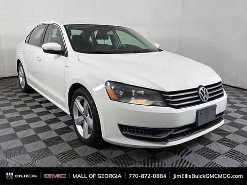 Used 2014 Volkswagen Passat 1.8T image 1