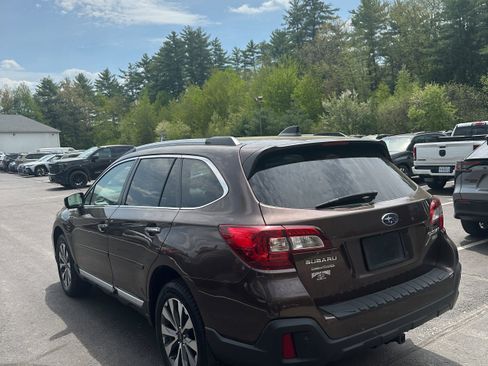 Used 2019 Subaru Outback 3.6R Touring AWD/4WD image 7