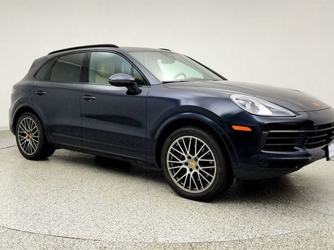 Used 2023 Porsche Cayenne Platinum Edition AWD/4WD image 3