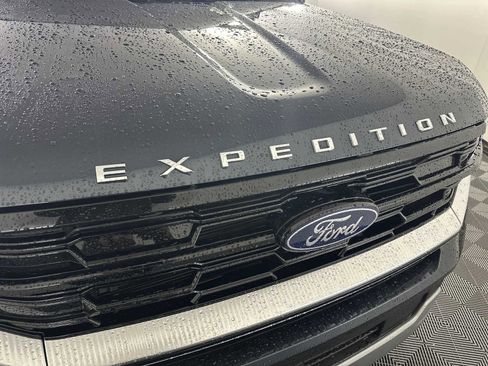 Used 2025 Ford Expedition Max Platinum image 13
