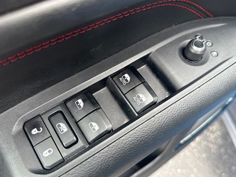 Used 2025 Jeep Compass Trailhawk AWD/4WD image 18