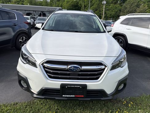 Used 2018 Subaru Outback 2.5i Limited AWD/4WD image 3