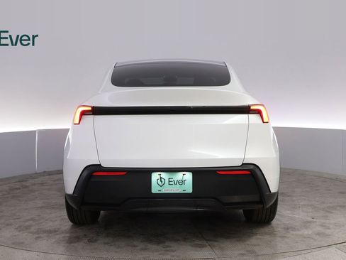 Used 2026 Tesla Model Y 2WD image 15