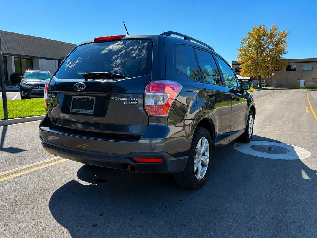 Used 2015 Subaru Forester 2.5i Premium AWD/4WD image 5