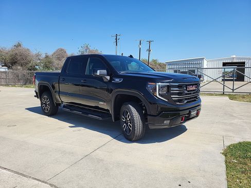New 2026 GMC Sierra 1500 AT4 AWD/4WD image 3