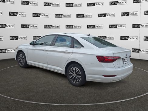 Used 2021 Volkswagen Jetta SE FWD image 4
