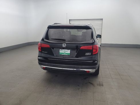 Used 2017 Honda Pilot Touring image 7