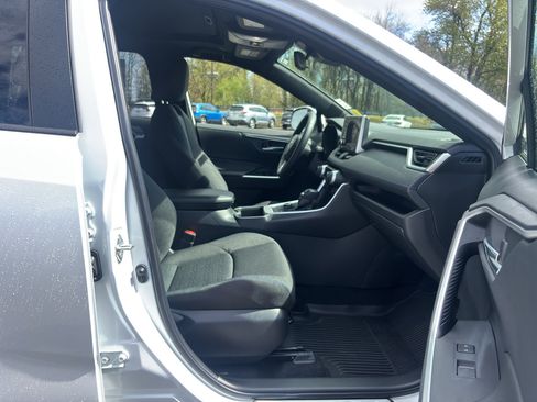 Used 2024 Toyota RAV4 SE w/ Convenience Package AWD/4WD image 13
