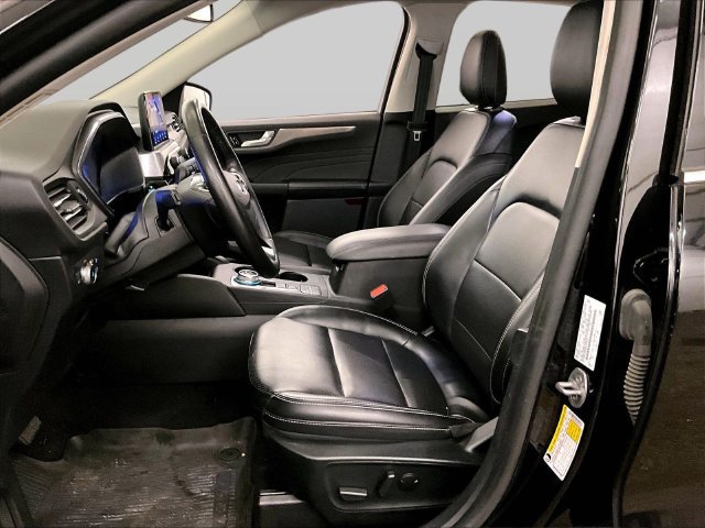 Used 2022 Ford Escape Titanium AWD/4WD image 25