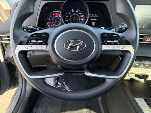 Certified 2022 Hyundai Elantra SEL image 21