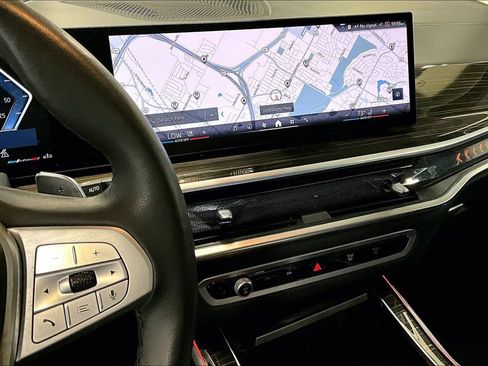 Certified 2024 BMW X7 xDrive40i w/ Premium Package image 8