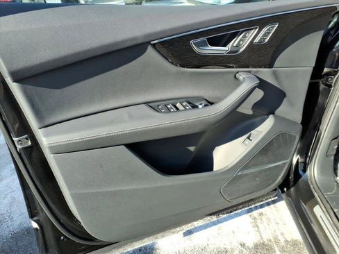 Used 2025 Audi Q7 3.0T Premium Plus image 9