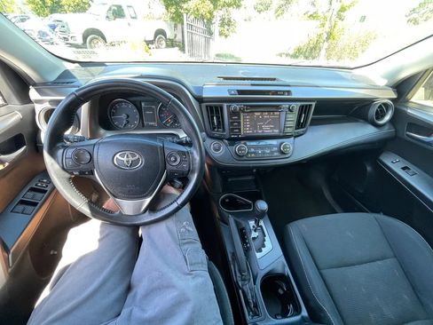 Used 2018 Toyota RAV4 XLE w/ Plus Extra Value Package AWD/4WD image 5