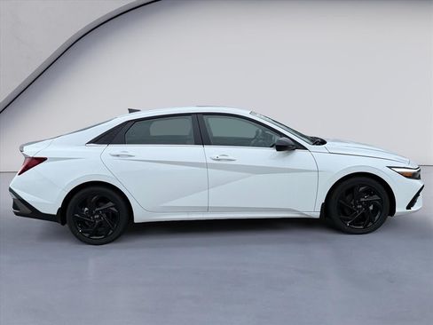 New 2026 Hyundai Elantra SEL Sport Premium FWD image 6