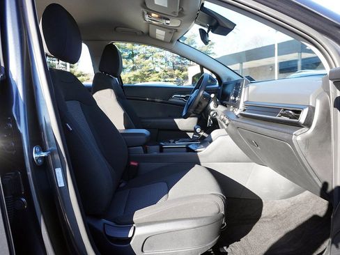 Used 2025 Kia Sportage LX image 29