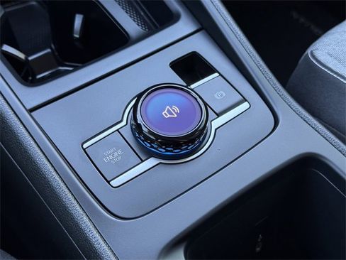 Used 2025 Volkswagen Tiguan S image 17