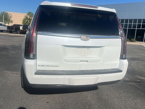 Used 2016 Cadillac Escalade ESV Premium AWD/4WD image 8