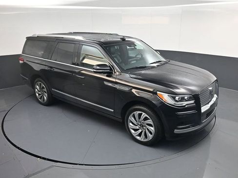 Used 2024 Lincoln Navigator L 4WD image 43