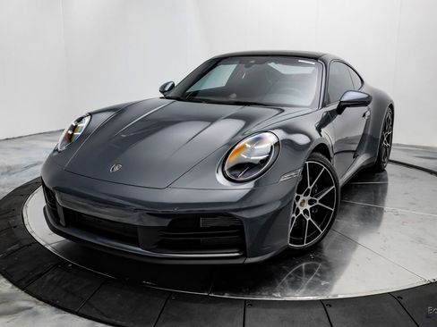 Used 2025 Porsche 911 Carrera T RWD image 5