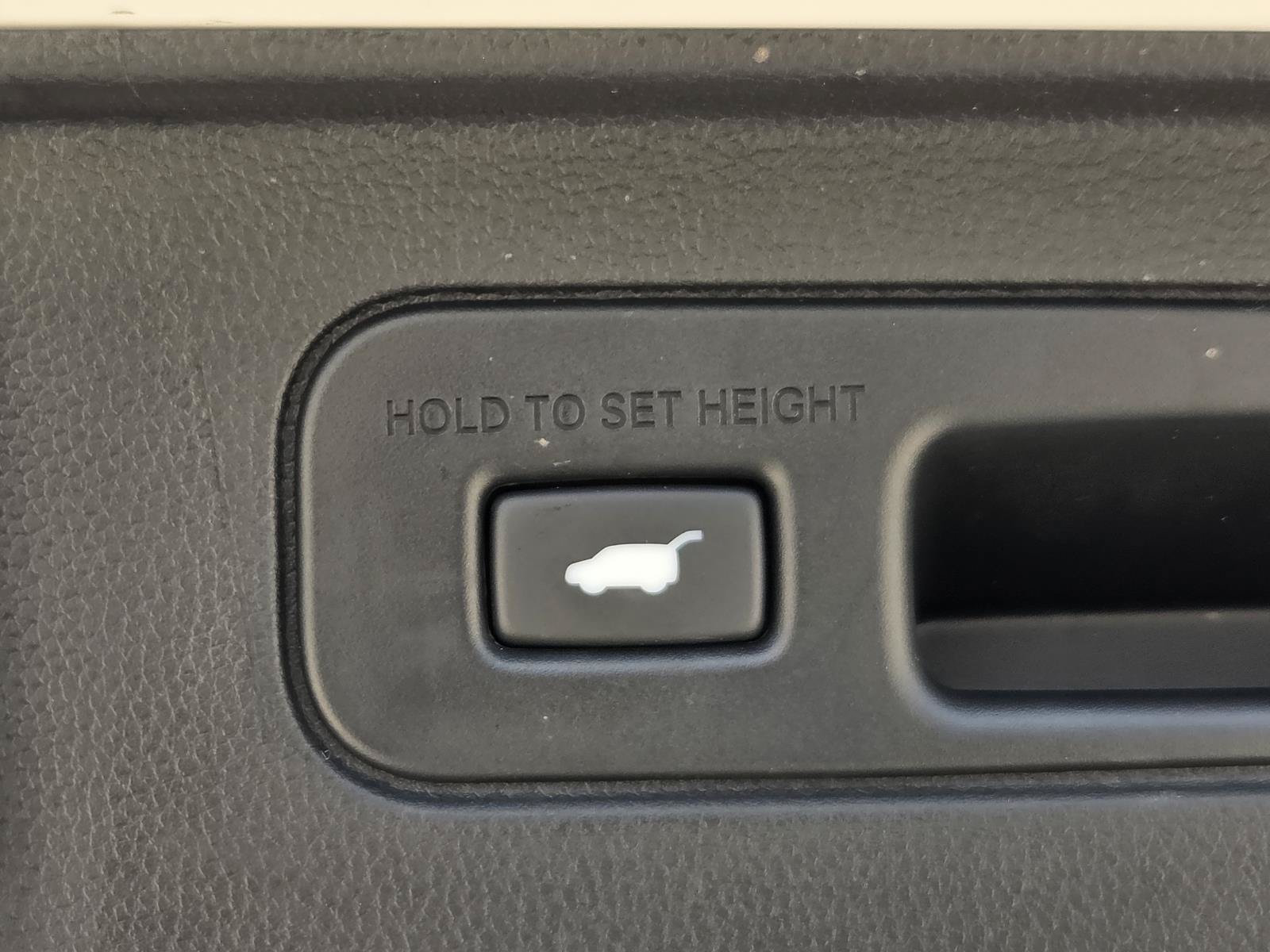 Used 2025 Honda Pilot Touring image 12