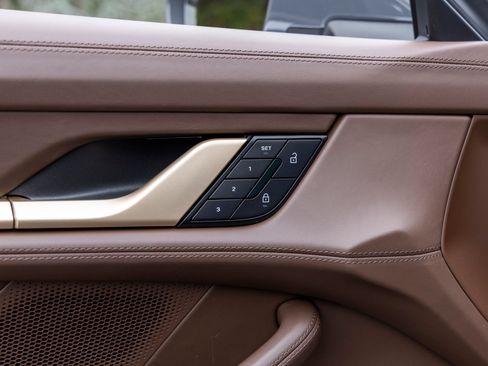 Certified 2025 Porsche Taycan AWD/4WD image 25