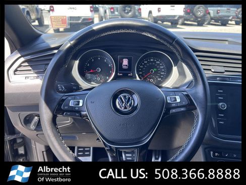Used 2020 Volkswagen Tiguan SE R-Line AWD/4WD image 27