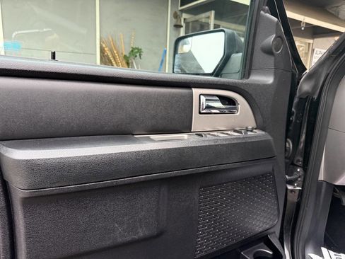 Used 2017 Ford Expedition EL XLT image 25