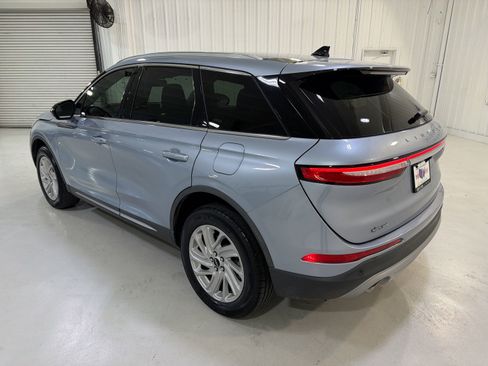 Used 2022 Lincoln Corsair FWD w/ Rear Removable Package Tray image 24