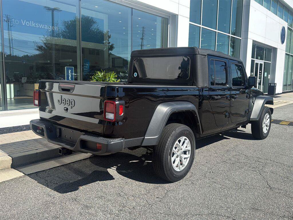 Used 2023 Jeep Gladiator Sport AWD/4WD image 7
