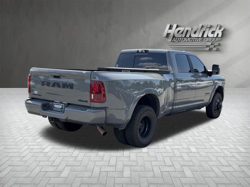 Used 2025 RAM 3500 Limited AWD/4WD image 9