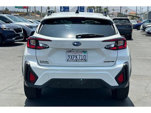 Used 2026 Subaru Crosstrek 2.5i Premium AWD/4WD image 4