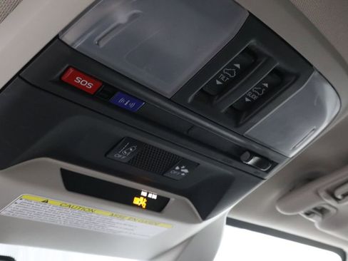 Used 2023 Subaru Crosstrek 2.0i Premium image 34