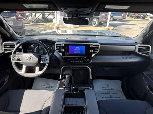 Used 2025 Toyota Tundra SR5 w/ SR5 Convenience Package AWD/4WD image 18
