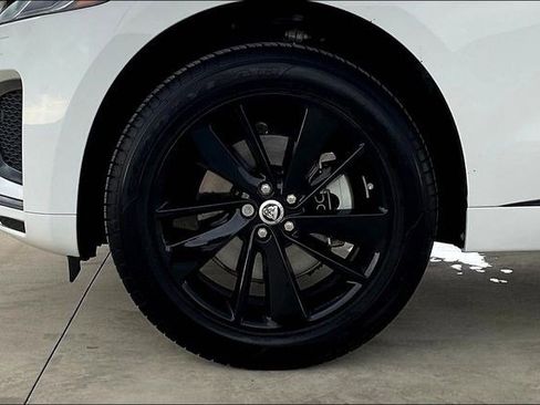 Used 2025 Jaguar F-PACE R-Dynamic S image 9