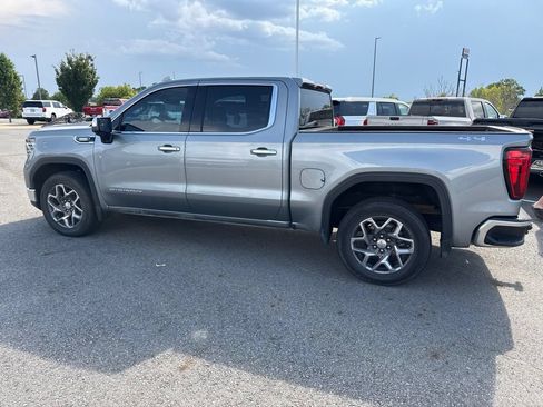 Used 2023 GMC Sierra 1500 SLT w/ SLT Convenience Package AWD/4WD image 9