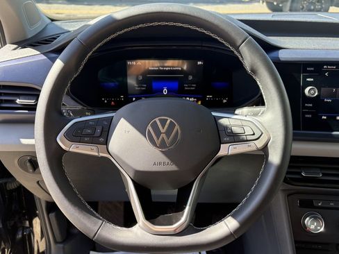 Used 2022 Volkswagen Taos SE image 16