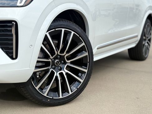 New 2026 Volvo XC90 B5 Ultra w/ Lounge Package image 9
