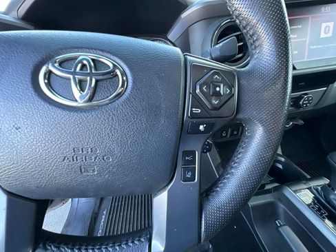 Used 2020 Toyota Tacoma TRD Off-Road w/ Technology Package AWD/4WD image 14