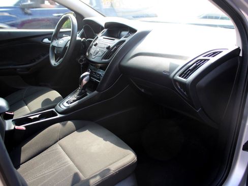 Used 2015 Ford Focus SE image 14