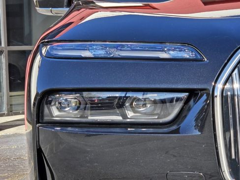 Used 2024 BMW i7 eDrive50 w/ Executive Package image 13