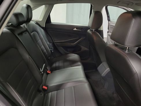 Used 2024 Volkswagen Jetta SE FWD image 21