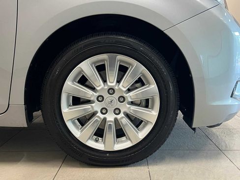 Used 2014 Toyota Sienna XLE image 7