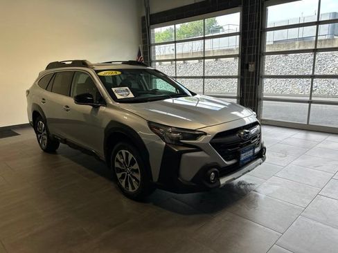 Used 2024 Subaru Outback Limited AWD/4WD image 9