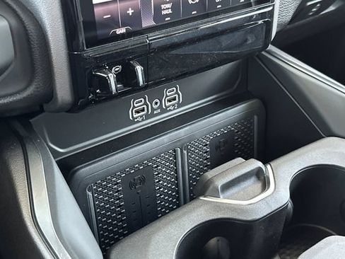 New 2026 RAM 2500 Laramie AWD/4WD image 19