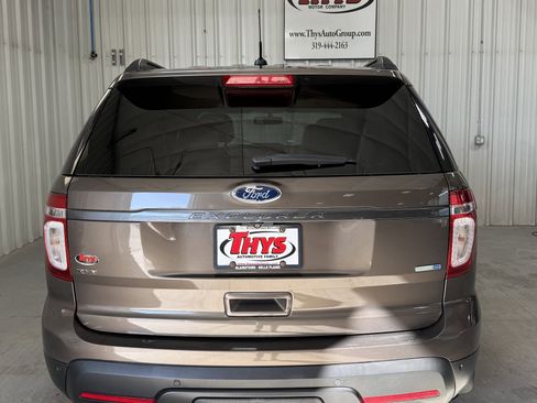 Used 2015 Ford Explorer XLT w/ Equipment Group 202B image 4